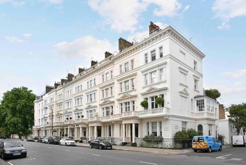 Stunning Grand 2 Bed, 2 Bath Apartment, Londra Dış mekan fotoğraf