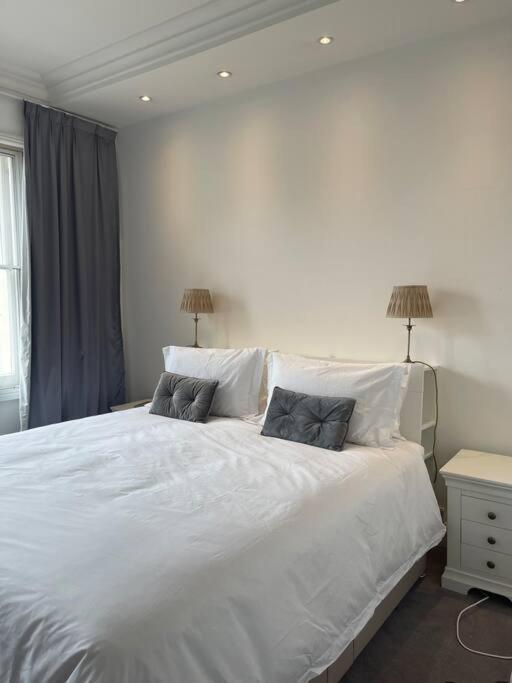 Stunning Grand 2 Bed, 2 Bath Apartment, Londra Dış mekan fotoğraf