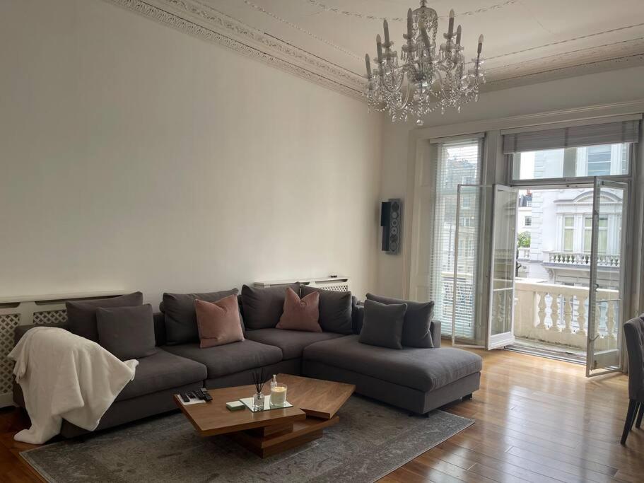 Stunning Grand 2 Bed, 2 Bath Apartment, Londra Dış mekan fotoğraf